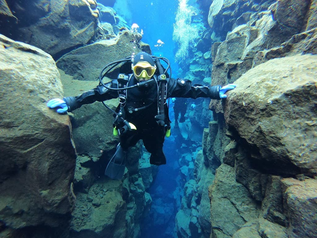 Diving Island