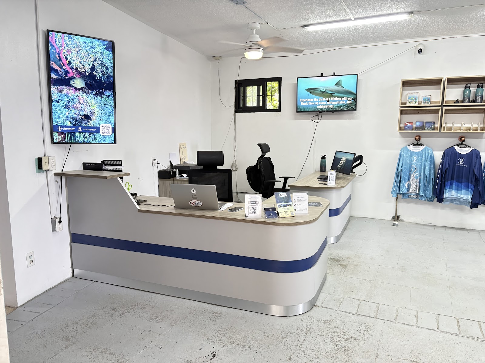 Island Diving Center