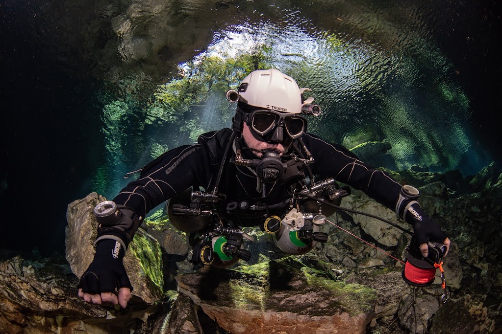 Ghost Divers