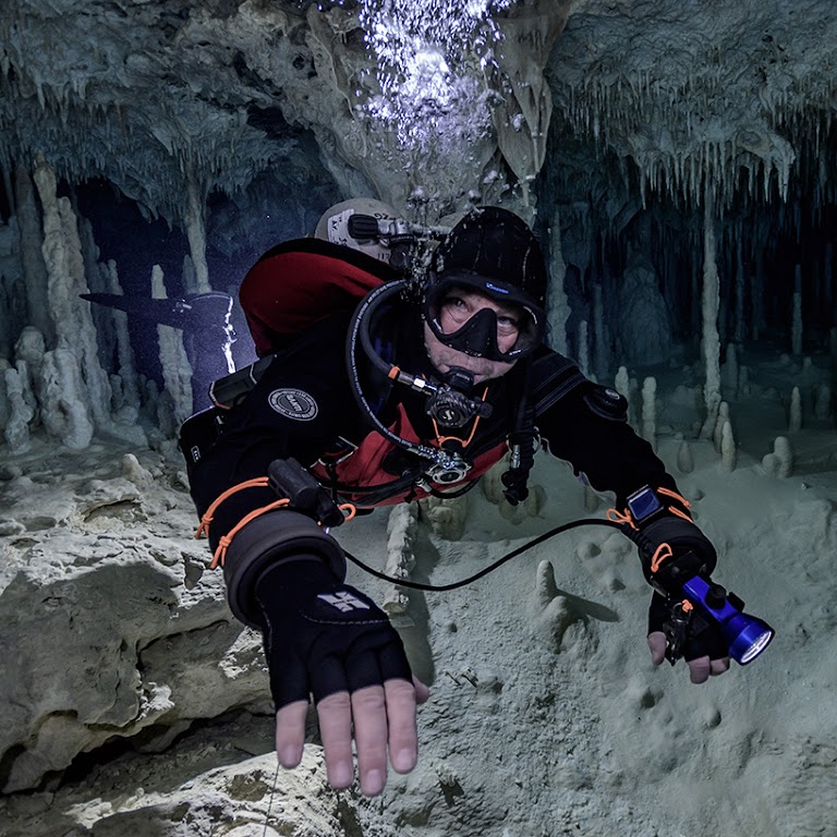 Av