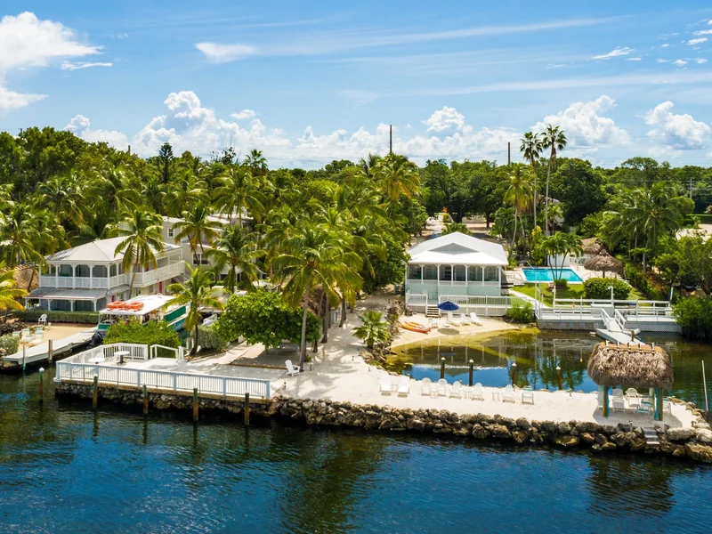 Amoray Dive Center LLC
